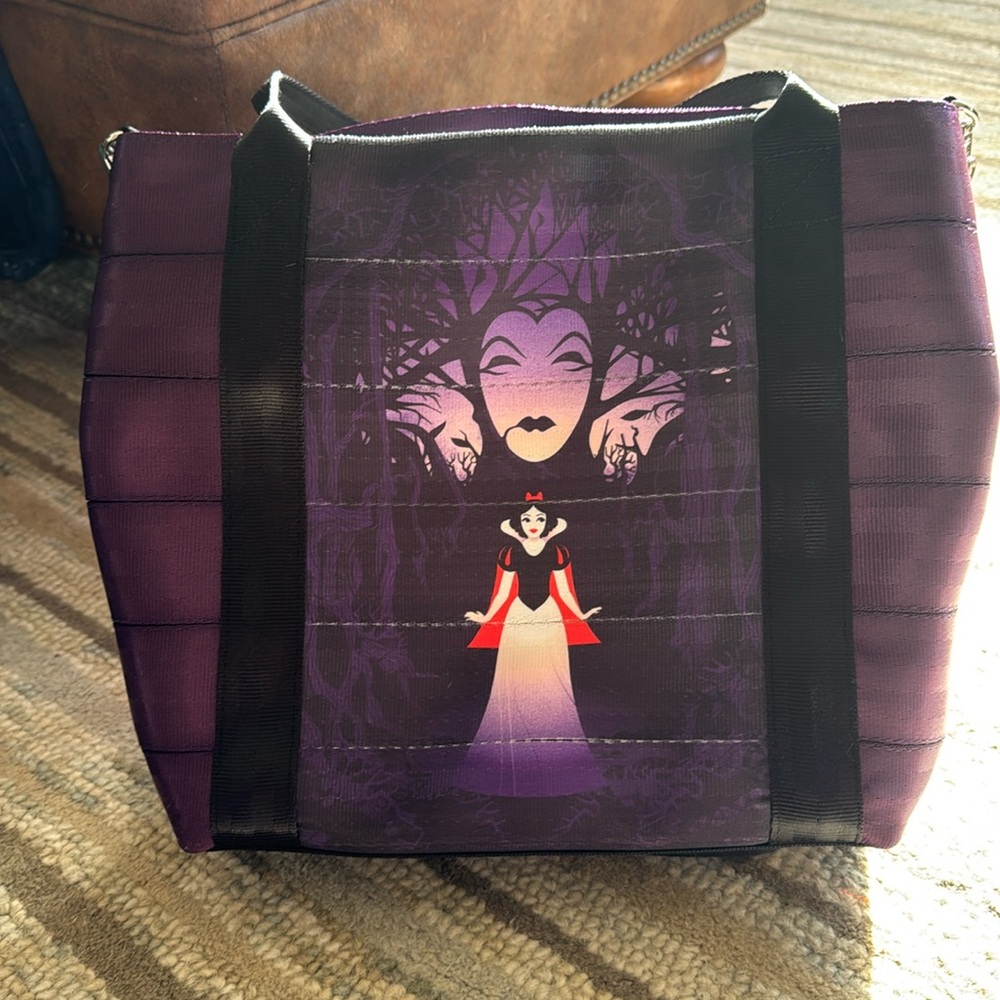 Harveys Snow White Villains bag